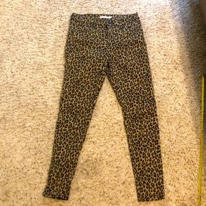 Size 29 Levi’s cheetah print! Excellent condition.